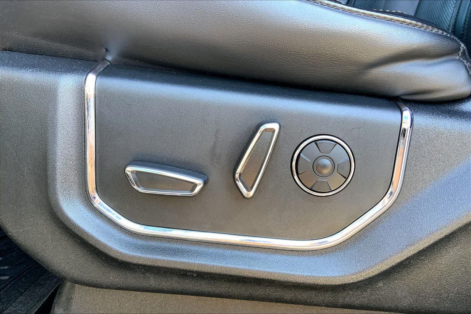 Used 2019 Agate Black Metallic Ford Platinum image 67