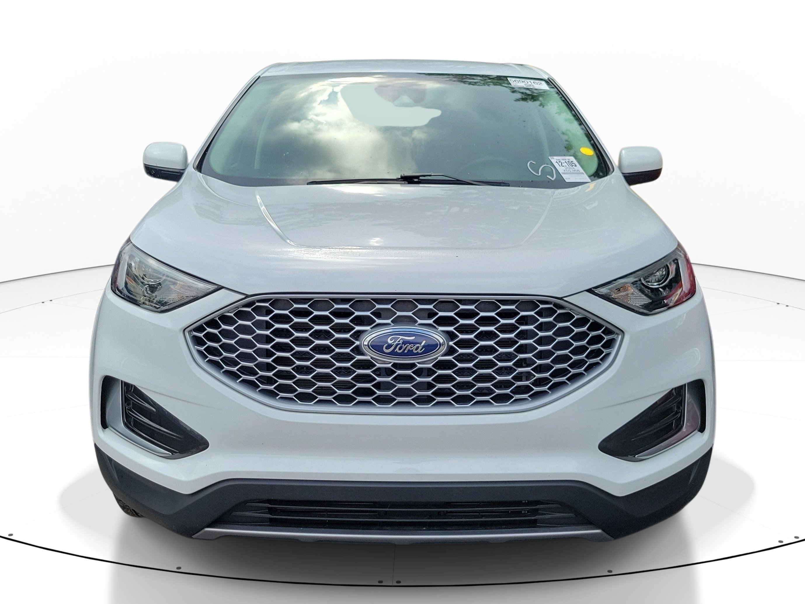 Used 2024 Oxford White Ford SEL image 1