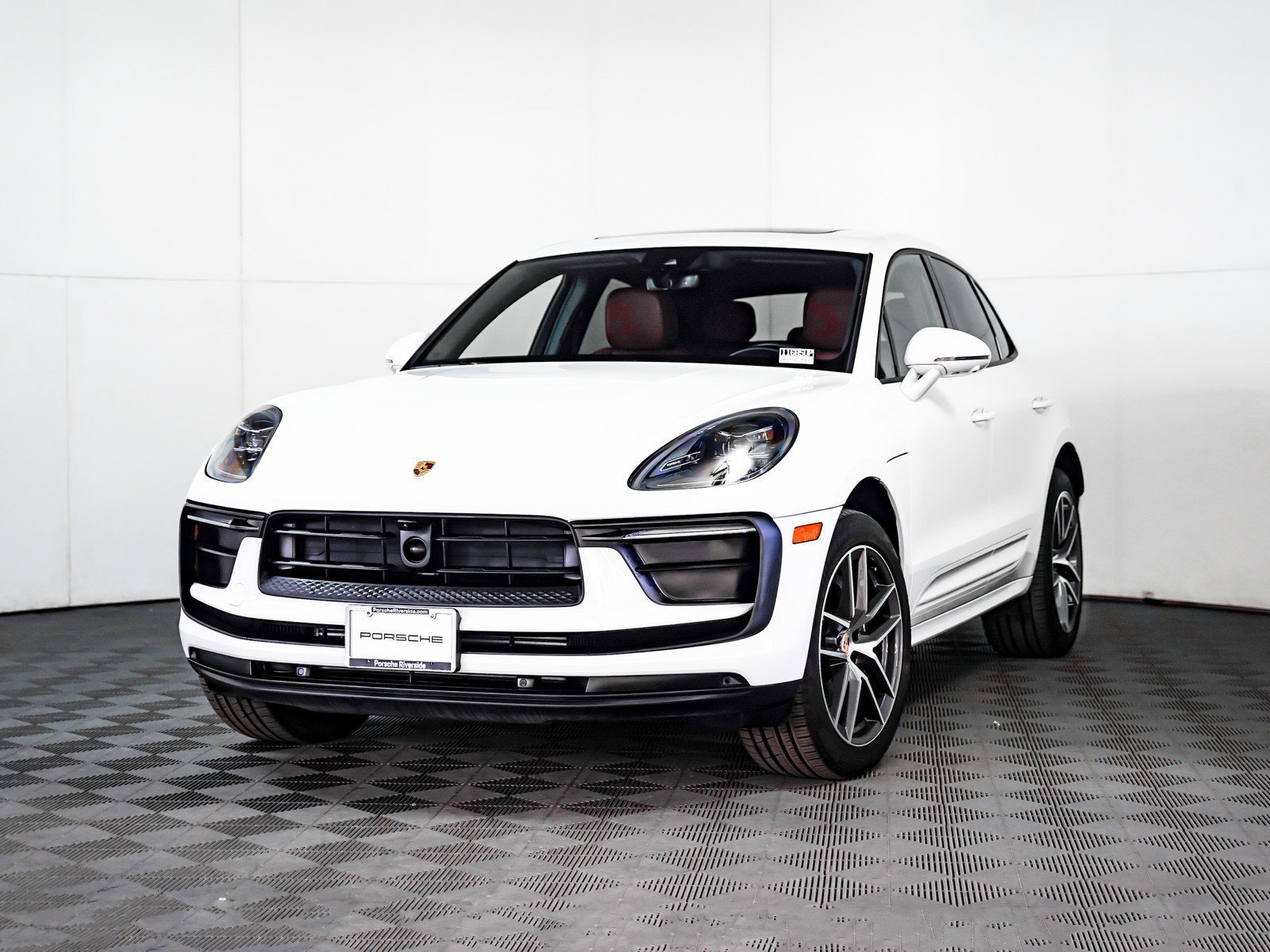 2024 Porsche Macan T
