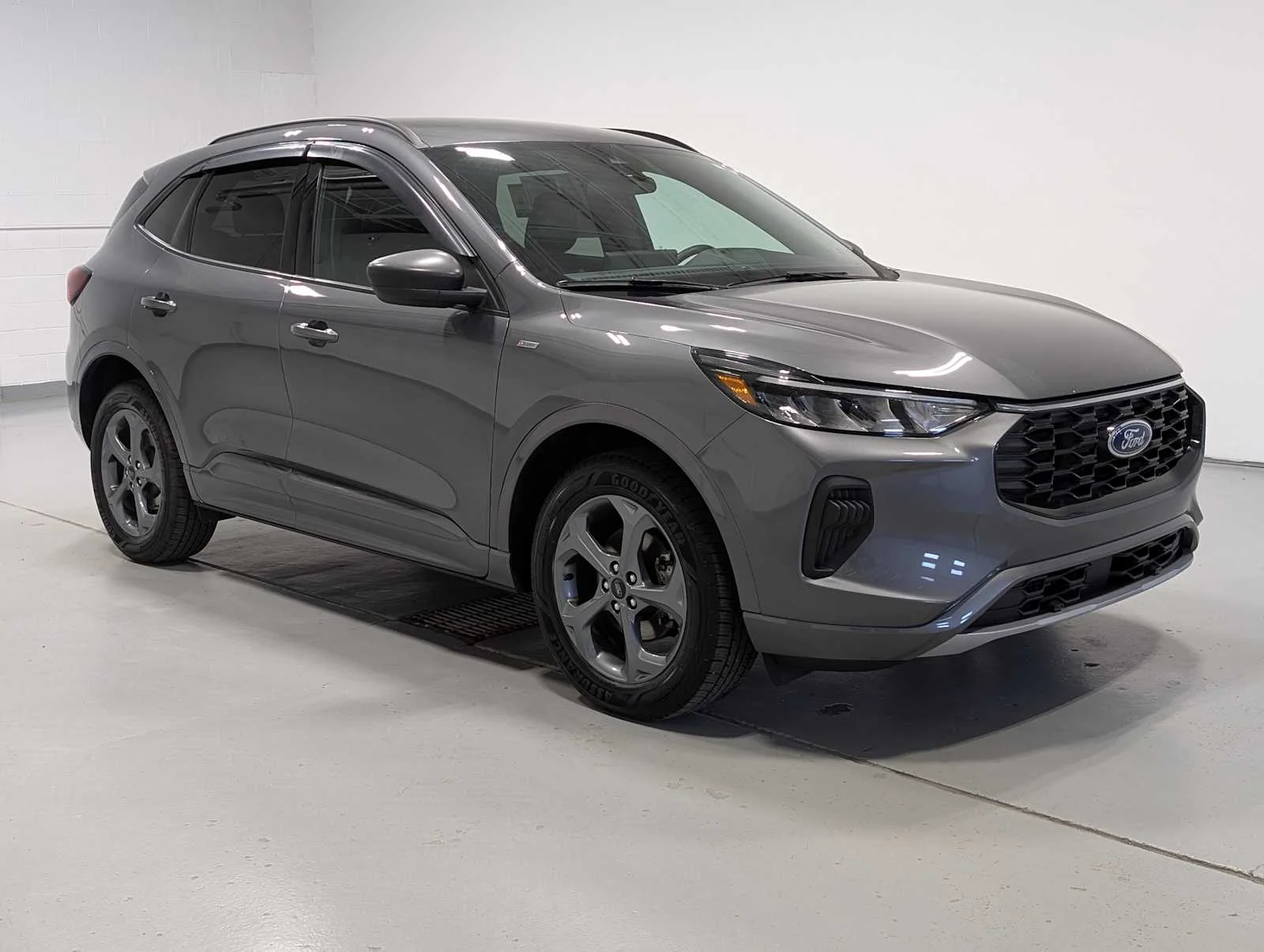 Used 2023 Carbonized Gray Ford ST-Line image 7