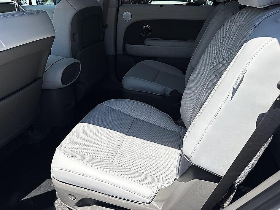 New 2026 Creamy White Pearl Hyundai SEL AWD image 22