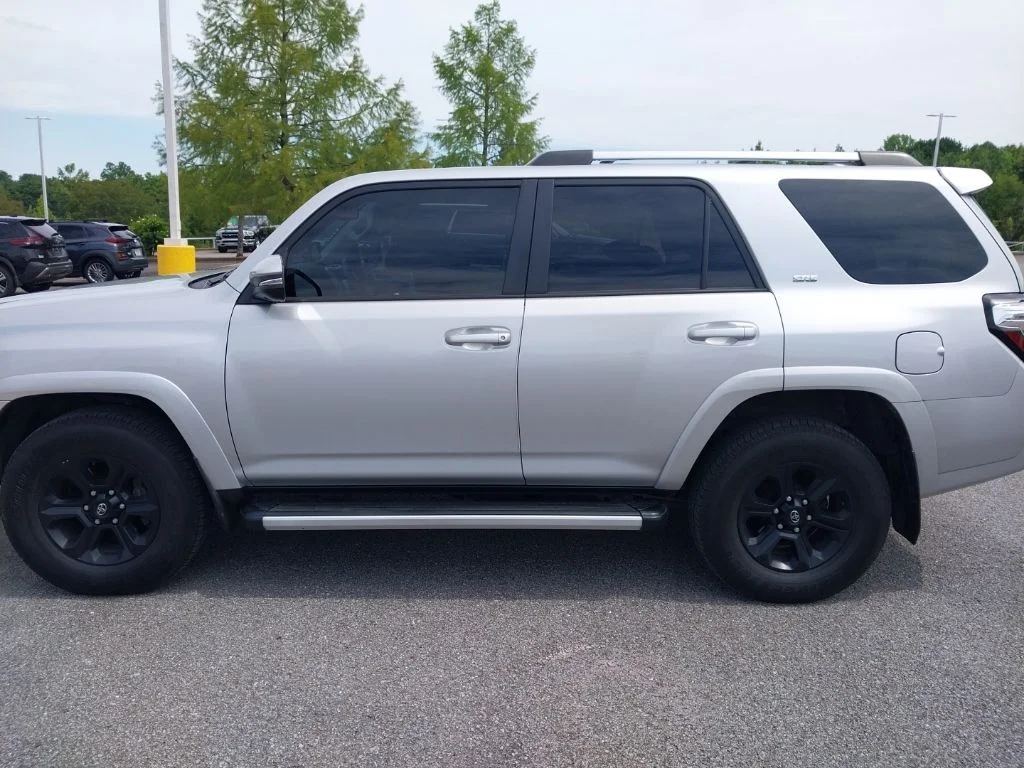 Used 2022 Silver Toyota SR5 Premium image 4