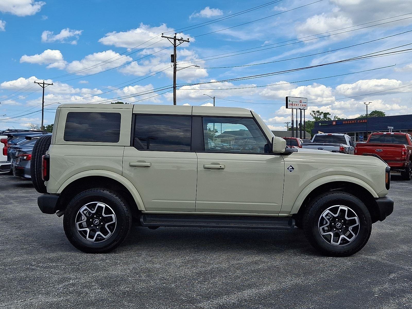Certified Used 2025 Desert Sand Ford Outer Banks image 7