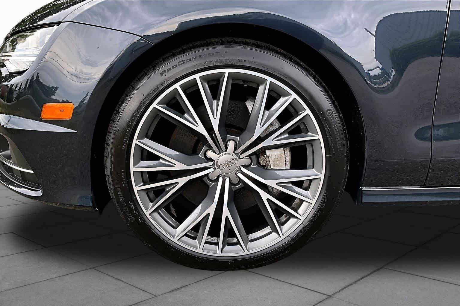 Used 2018 Moonlight Blue Metallic Audi Premium Plus image 11
