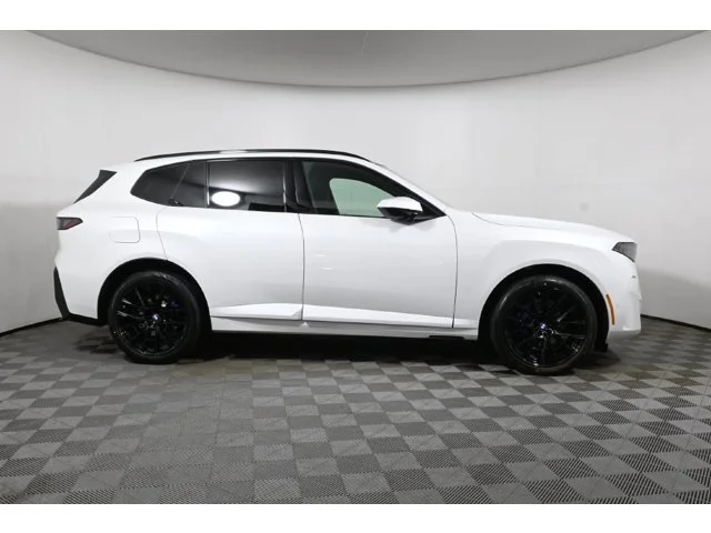 New 2027 Mineral White Metallic BMW 40 xDrive image 8