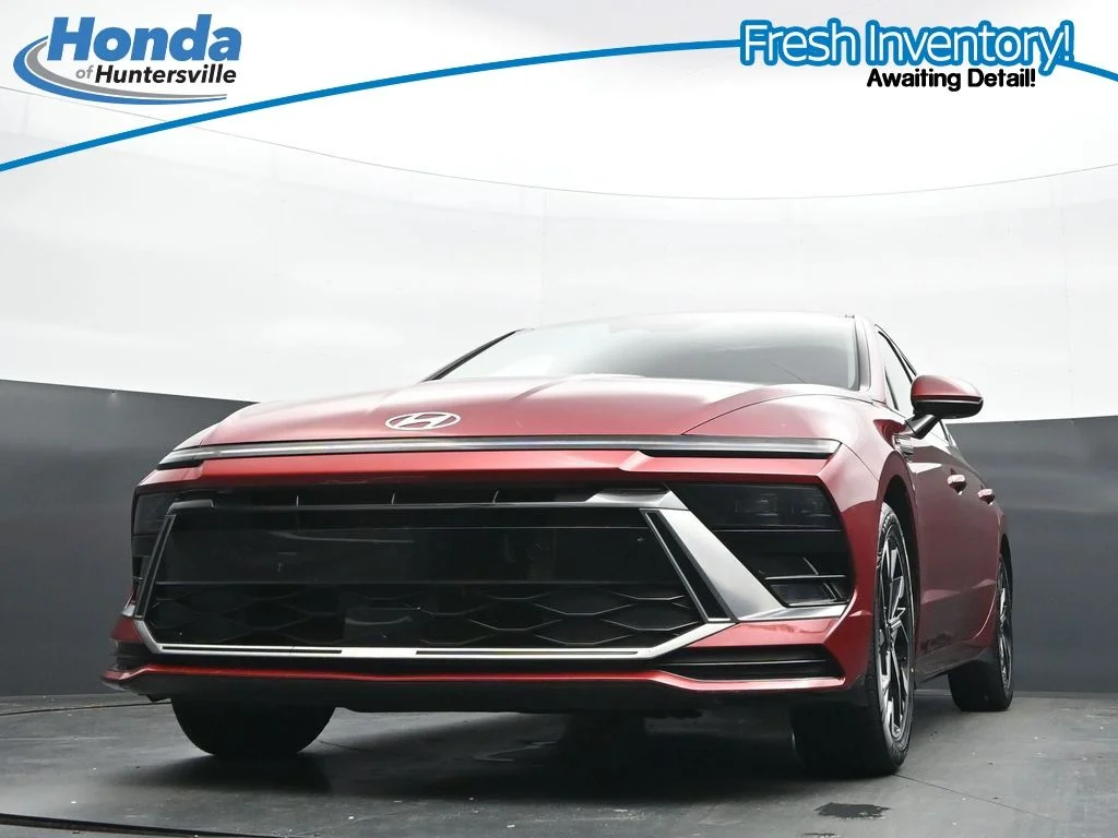 Used 2025 Red Hyundai SEL image 28