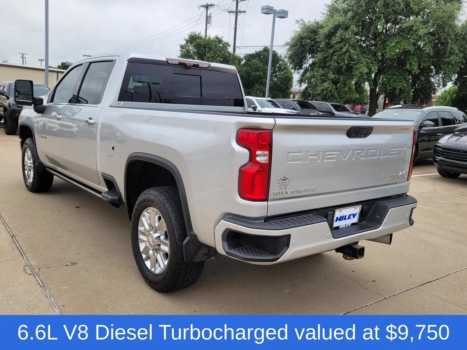 Used 2022 Silver Ice Metallic Chevrolet High Country image 3