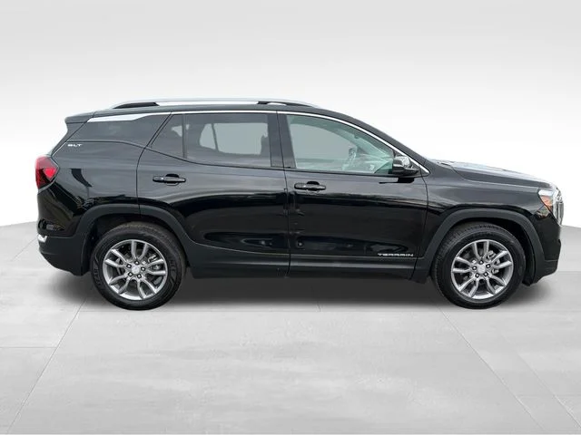 Used 2022 Black GMC SLT image 8