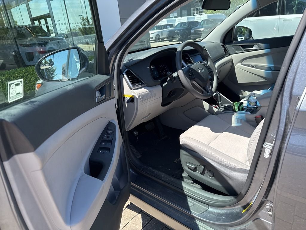 Used 2017 Coliseum Gray Hyundai SE image 14