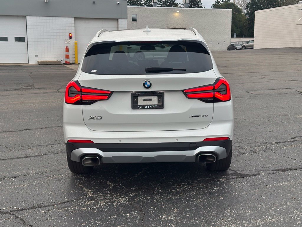 Used 2024 Alpine White BMW xDrive30i image 4