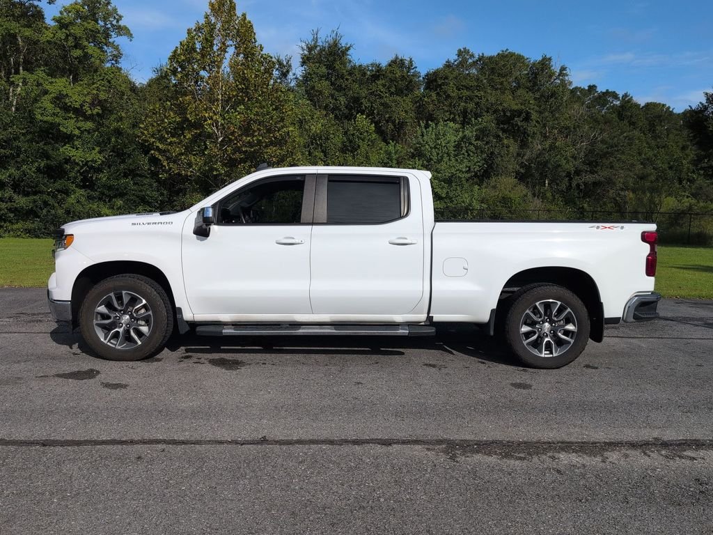 Used 2023 White Chevrolet LT image 3