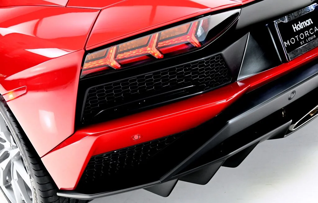 Used 2018 Maroon Lamborghini  image 29
