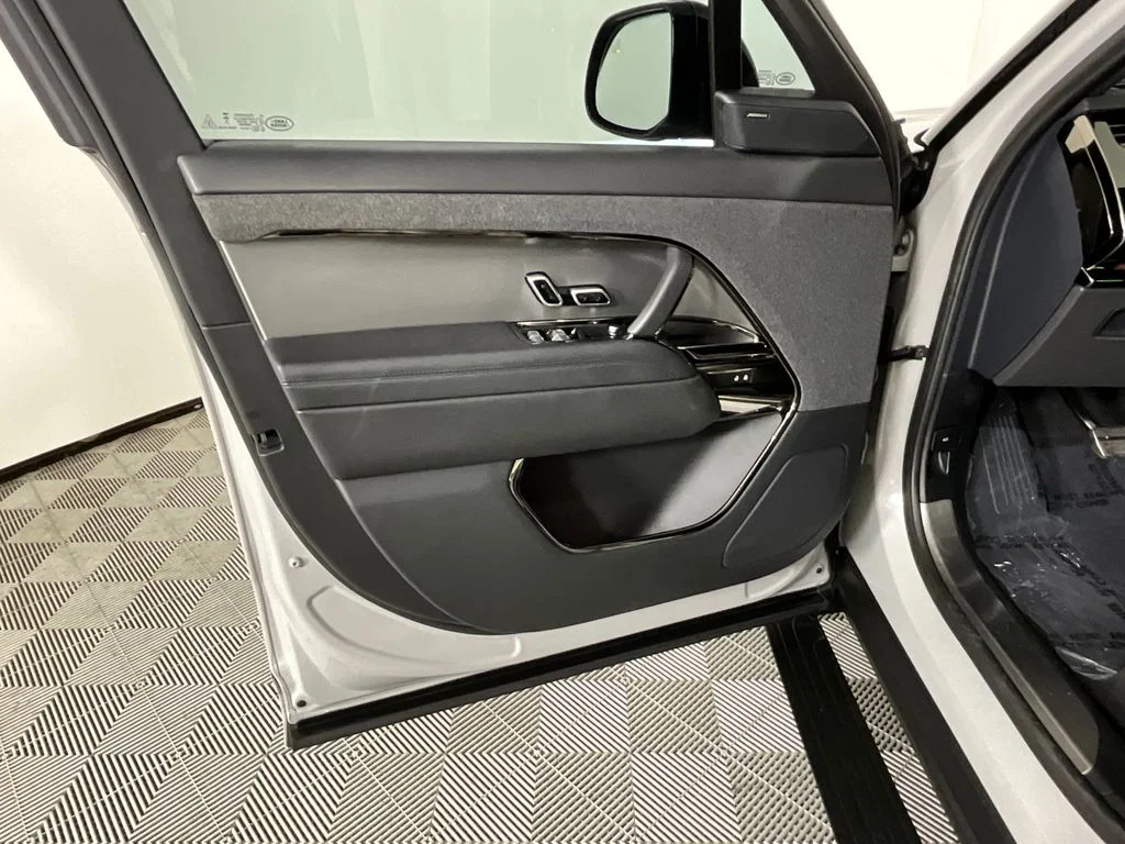 Used 2024 Gray Land Rover Dynamic SE image 18