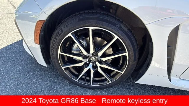 2024 Toyota GR86 Base - Photo 9
