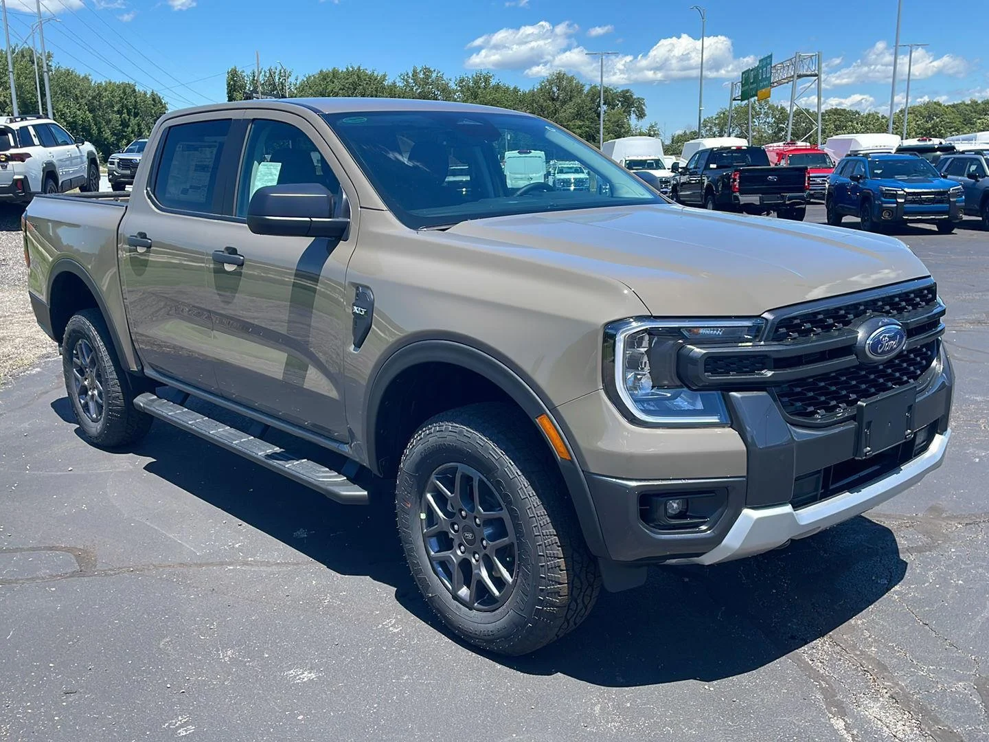New 2026 Marsh Gray Ford XLT image 9
