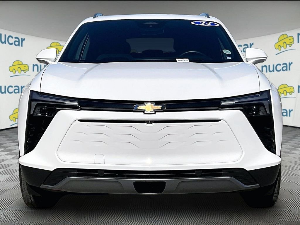 Used 2024 White Chevrolet LT image 2