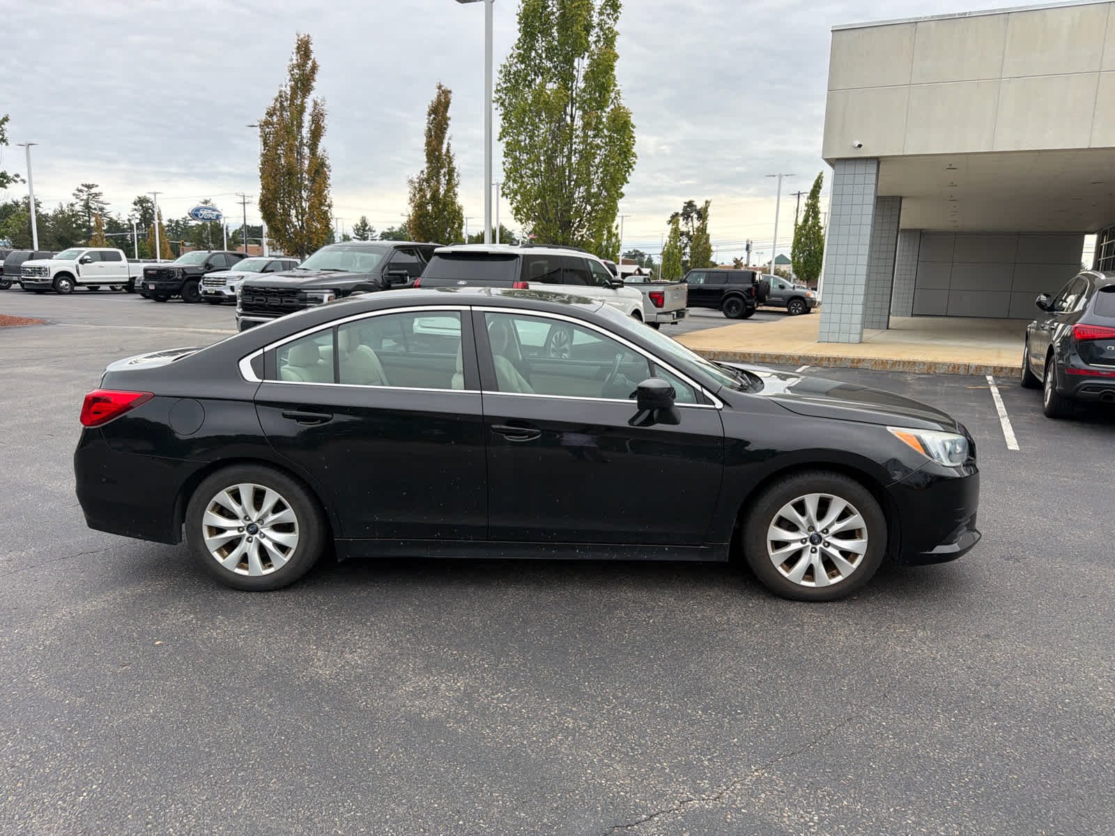 Used 2015 Crystal Black Silica Subaru 2.5i Premium image 6
