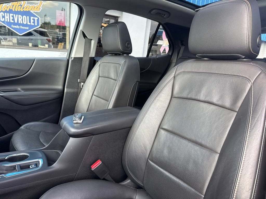 Used 2018 SUMMIT WHITE Chevrolet Premier image 35