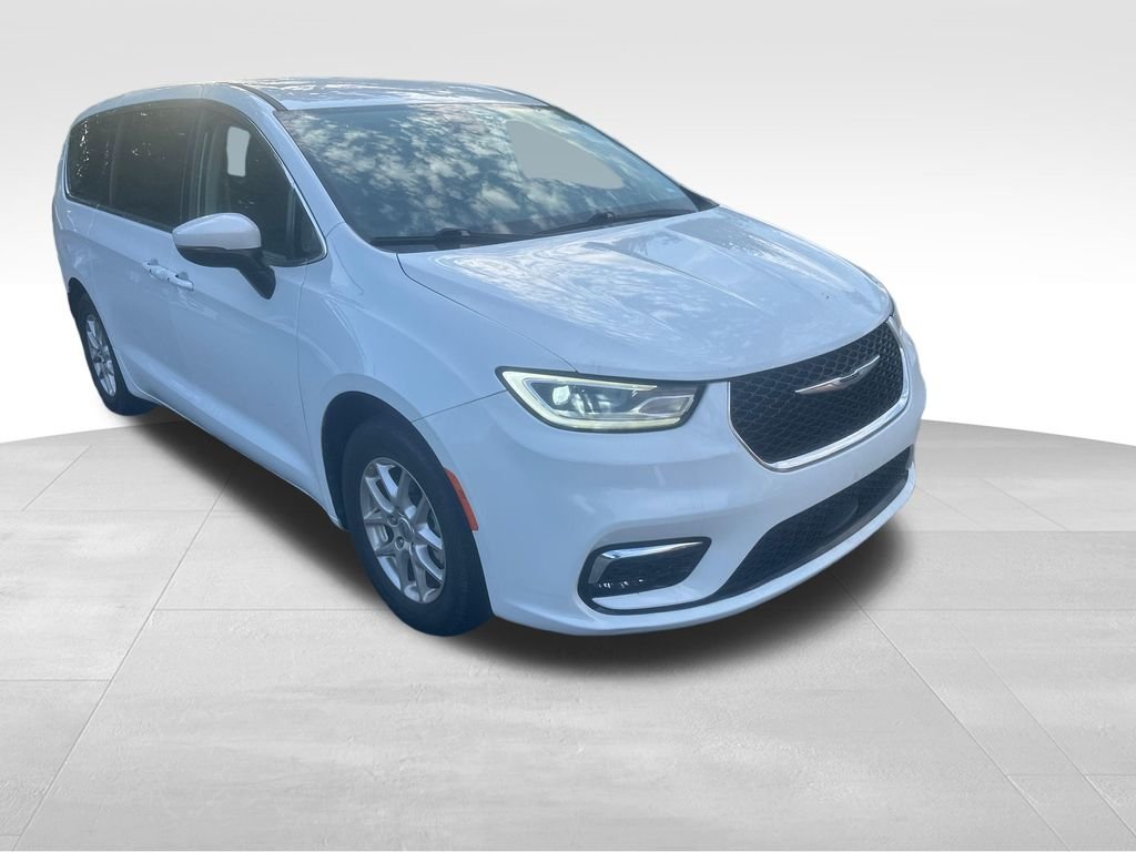 Used 2023 White Chrysler Touring L image 30