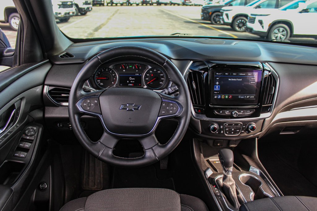 Used 2023 MOSAIC BLACK METALLIC Chevrolet LT Cloth image 16