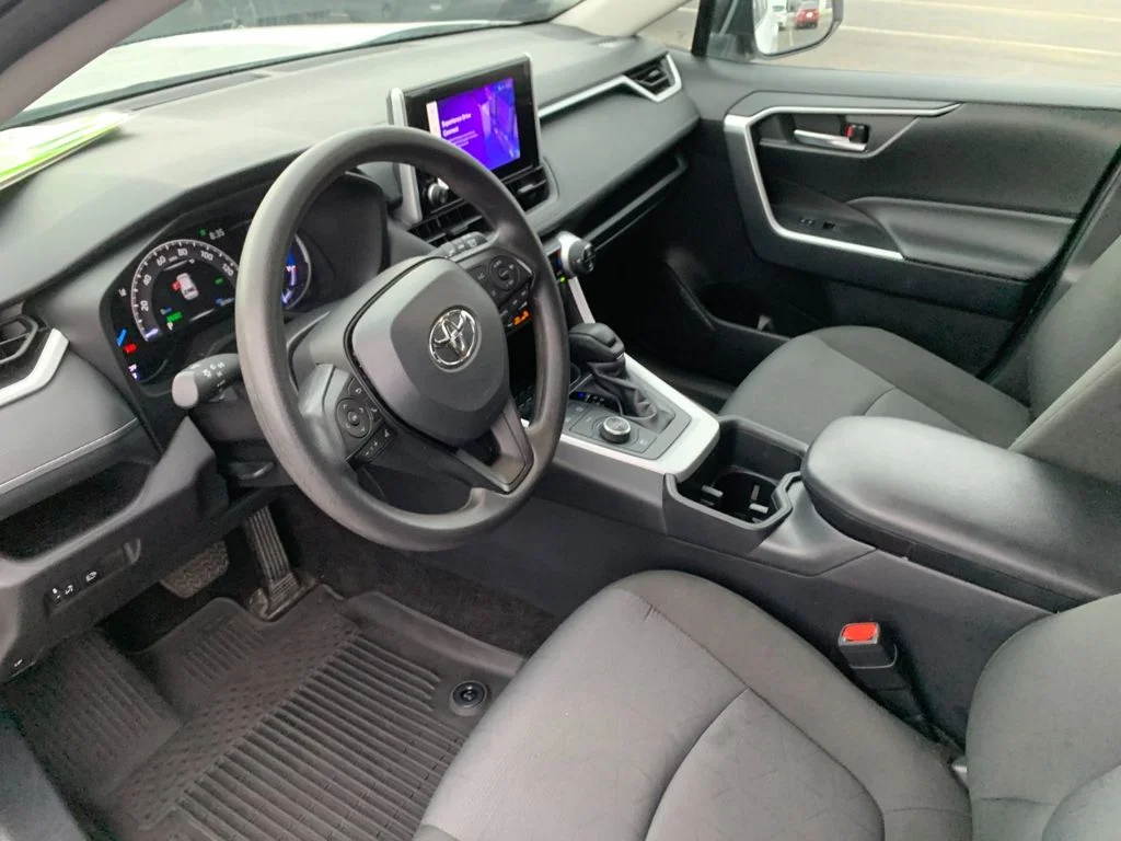 Used 2025 White Toyota XLE image 11