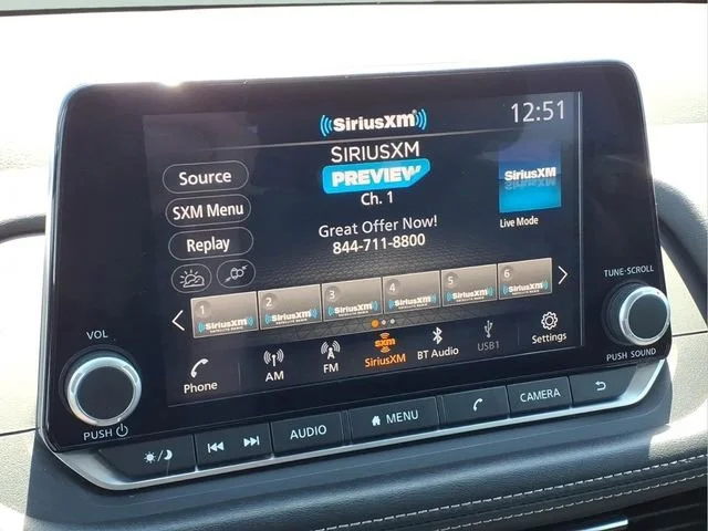 Used 2024  Nissan SV image 5