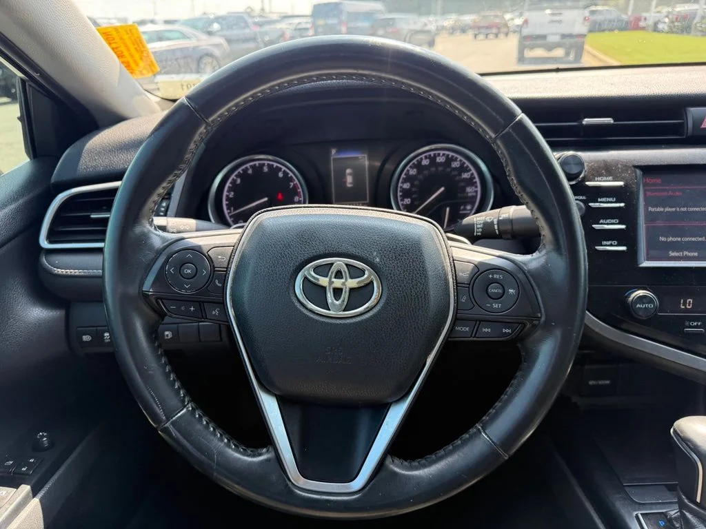 Used 2018 Gray Toyota SE image 11