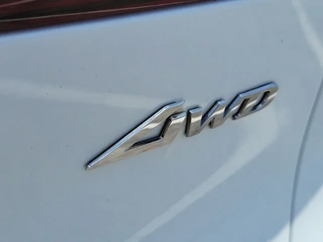 Used 2024 White Genesis 2.5T image 8