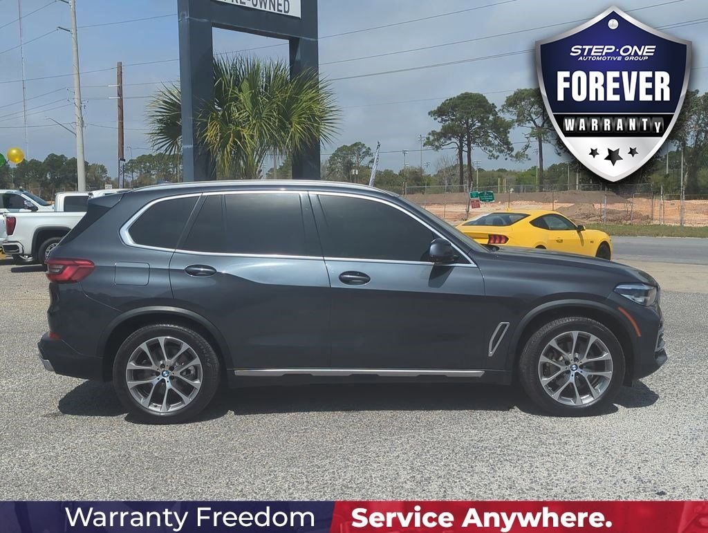 Used 2019 Gray BMW xDrive40i image 8