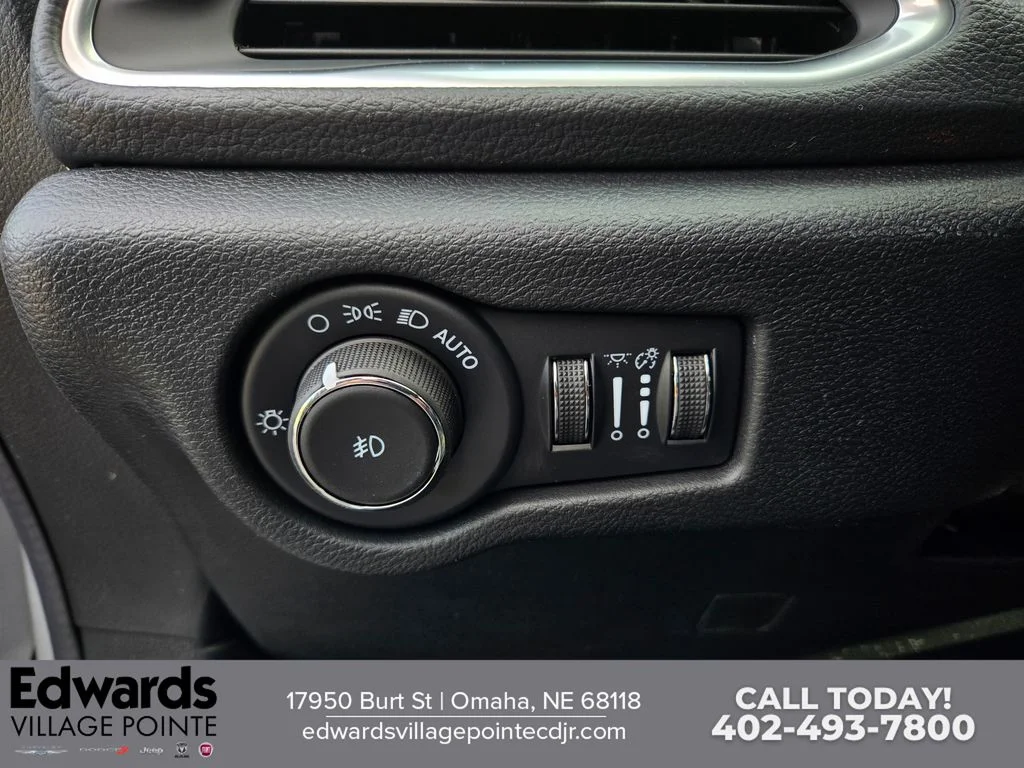 2026 Chrysler Pacifica Limited - Photo 11