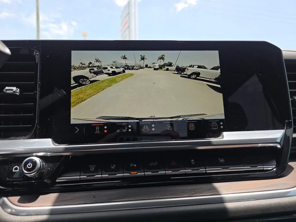 Used 2025 Summit White GMC SLT image 36