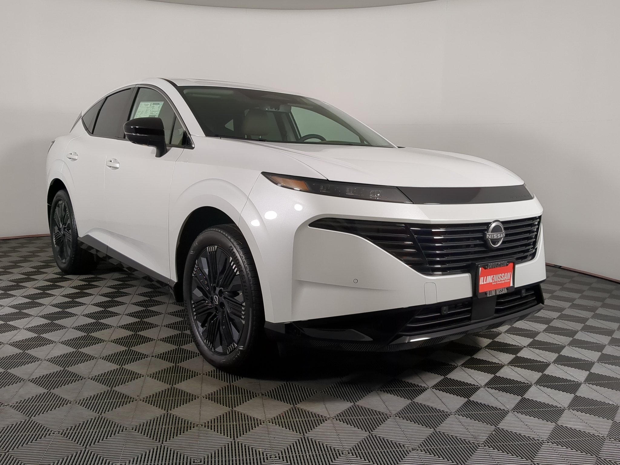 New 2027 Everest White Pearl TriCoat Nissan Platinum image 1