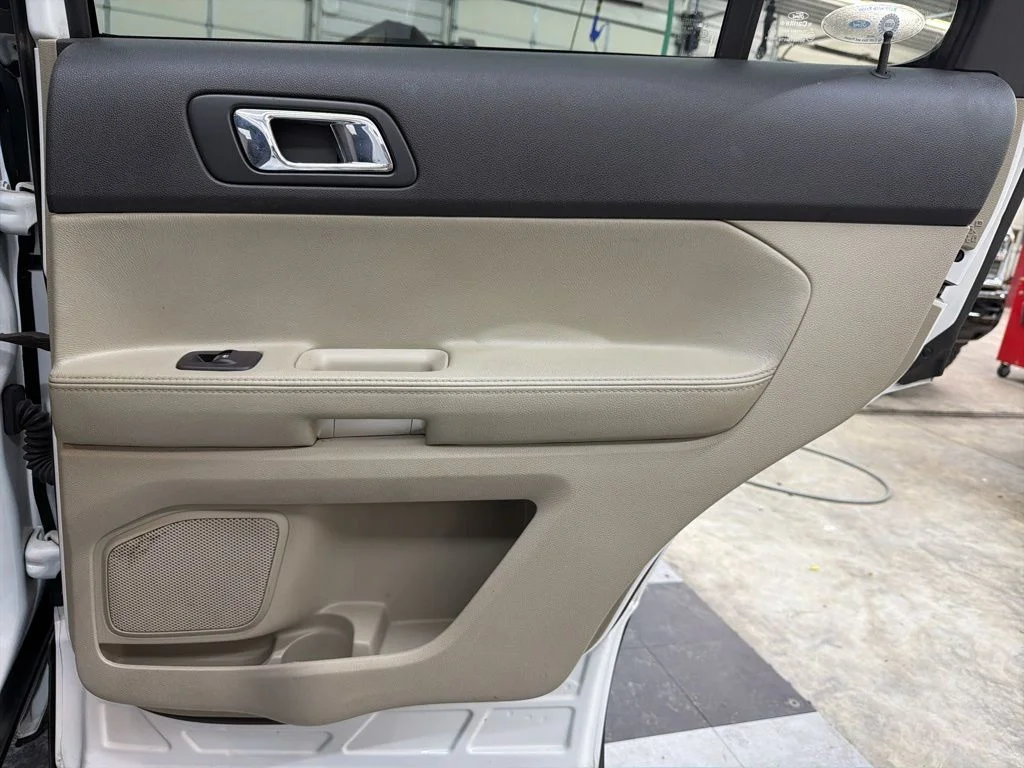 Used 2014 White Ford Base image 16