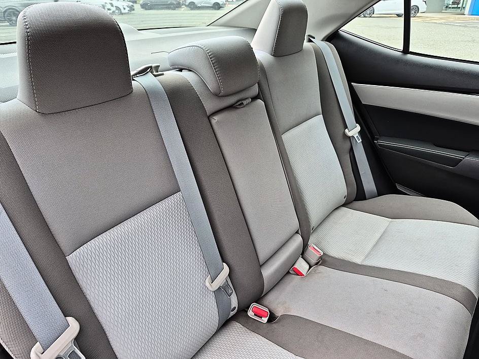 Used 2018  Toyota L image 30