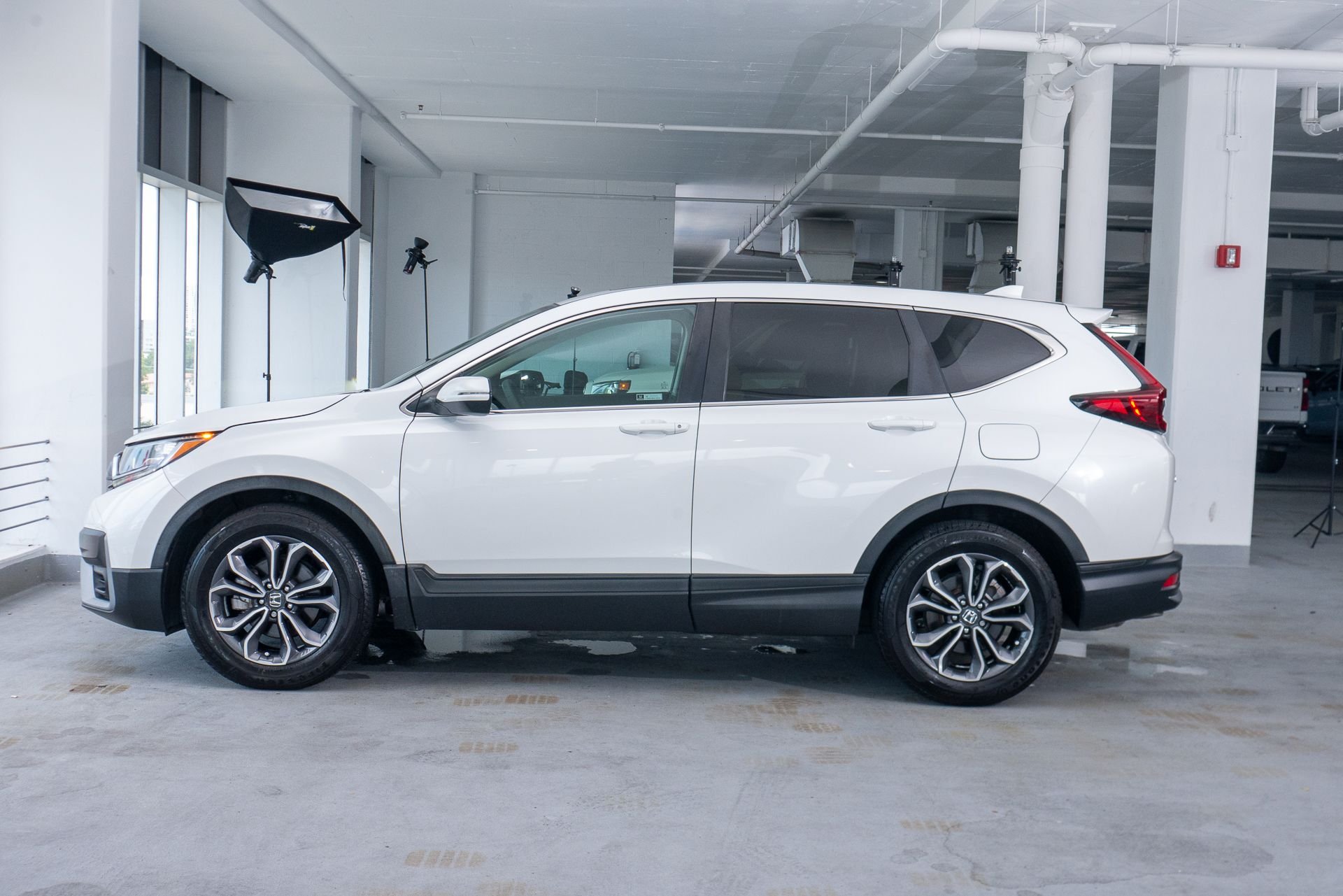 Used 2021 White Honda EX-L image 4