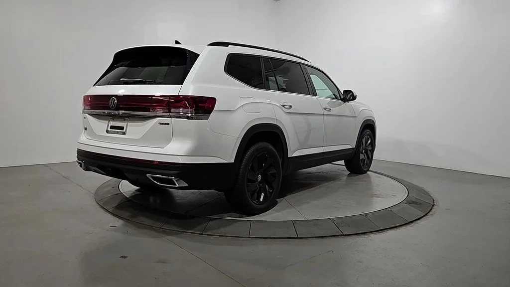 New 2026 White/off-white Volkswagen 2.0T SE w/Technology image 5