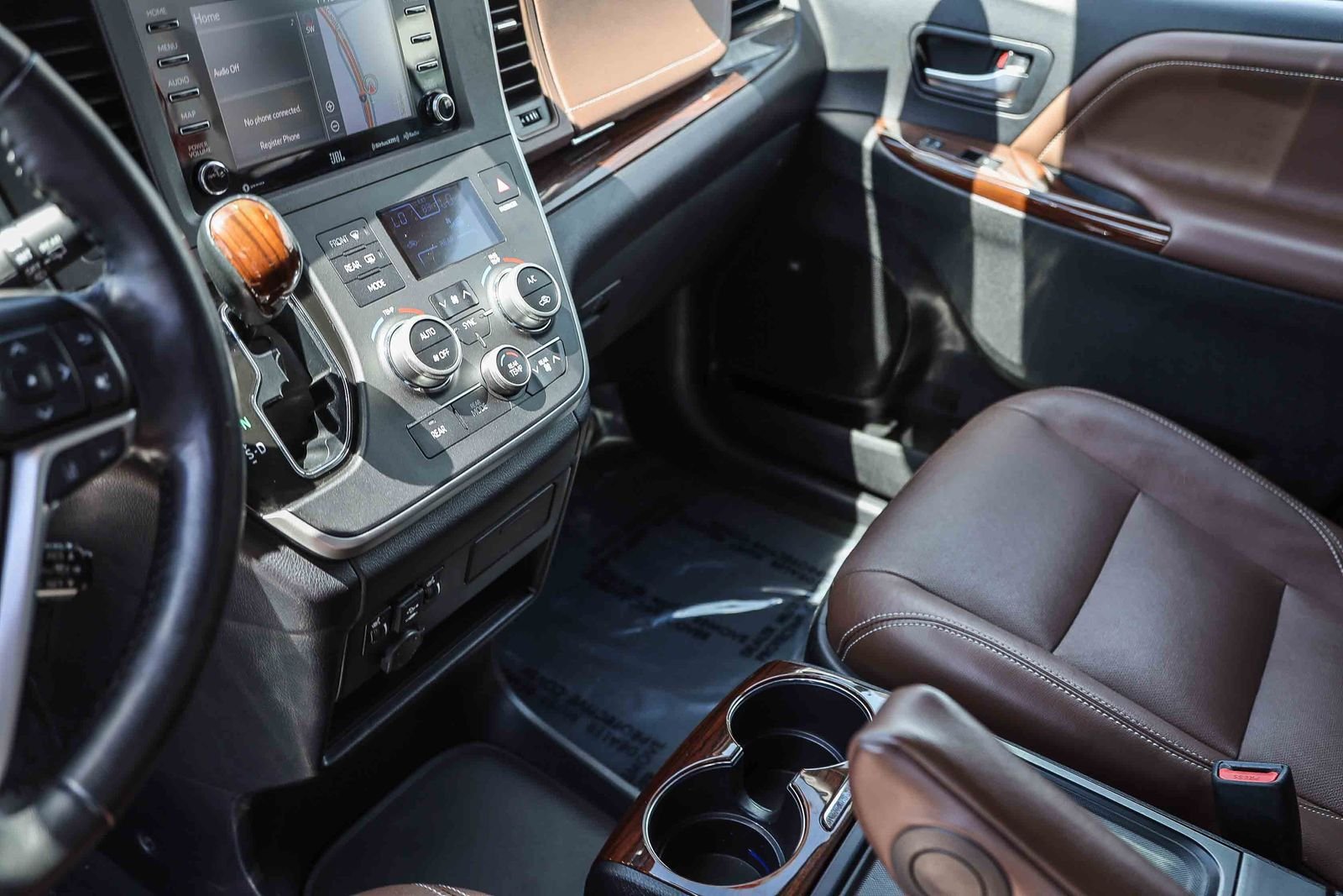 Certified Used 2020 Blizzard Pearl Toyota Limited image 19