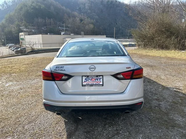 Used 2024 Silver Nissan 2.5 SR image 6