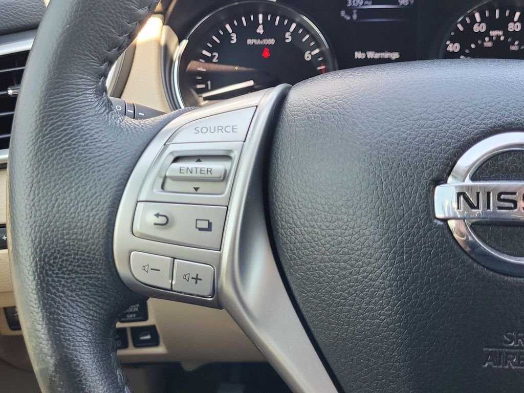 Used 2016 Blue Nissan SL image 26