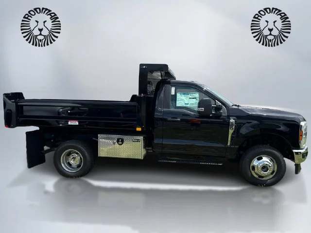 New 2026 Agate Black Metallic Ford F-350® XL image 5