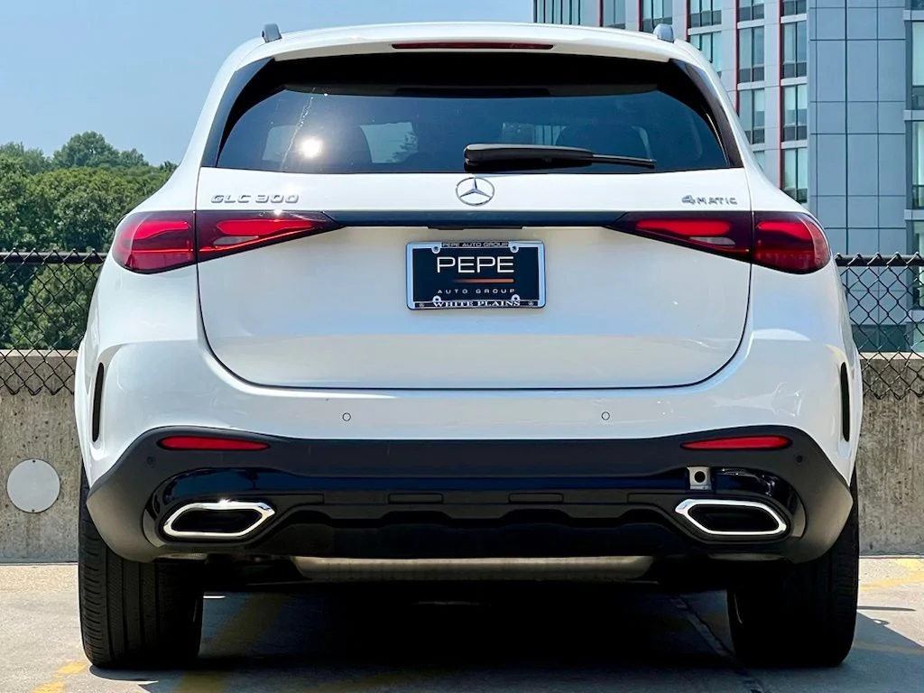 Certified Used 2024 White Mercedes-Benz GLC 300 image 6