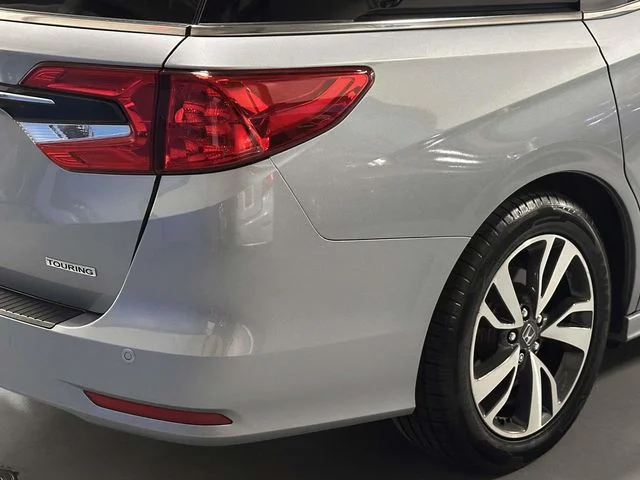 Certified Used 2024 Lunar Silver Metallic Honda TOURING image 11