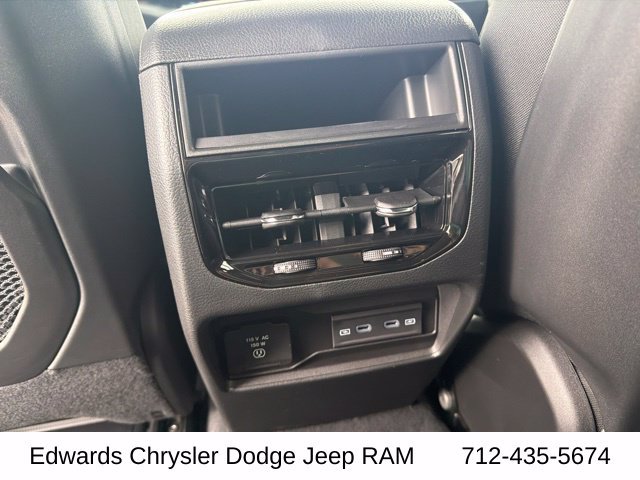 New 2027 High-Gloss Black Paint Jeep Limited image 28
