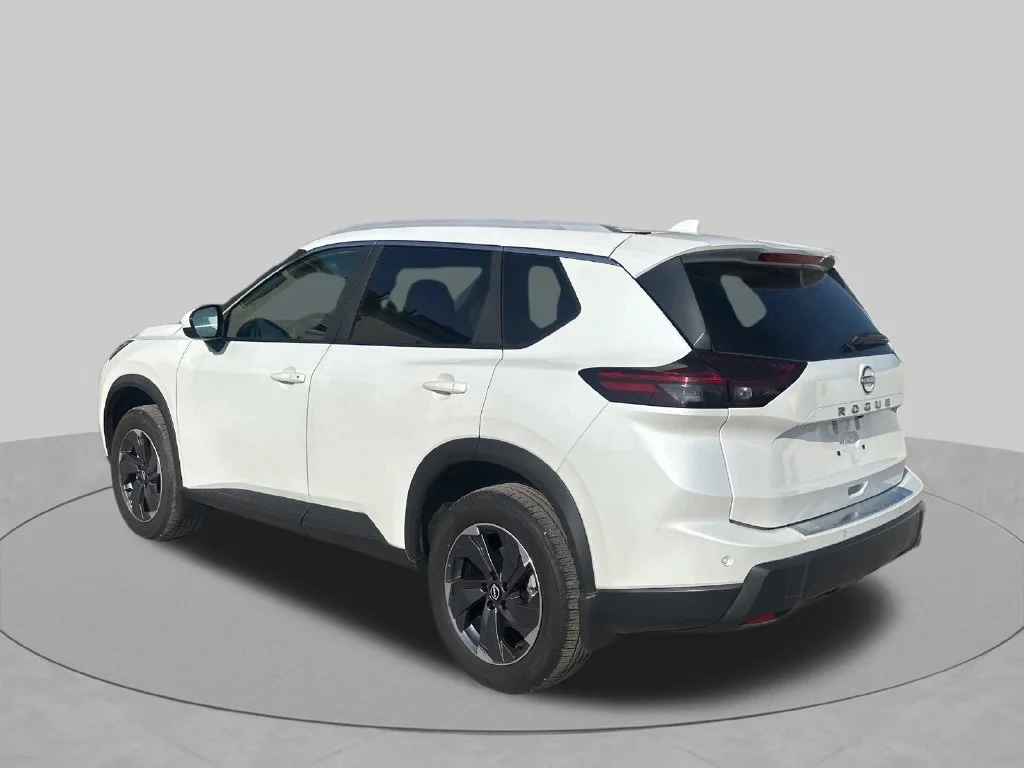 Used 2025 White Nissan SV image 37