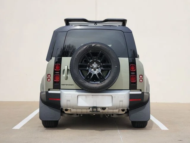 Used 2025 Pangea Green Metallic Land Rover S image 6