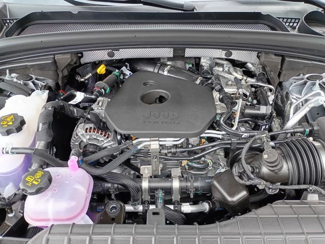 New 2026 Silver Zynith Exterior Paint Jeep Laredo Altitude image 23