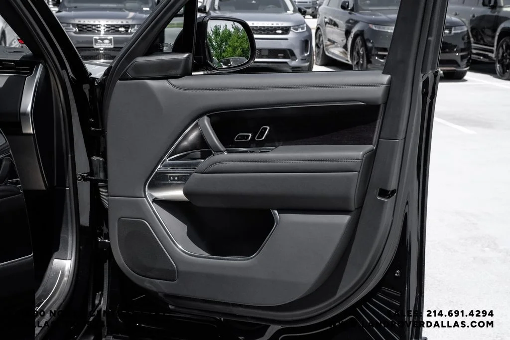Used 2023 Black Land Rover Autobiography image 49