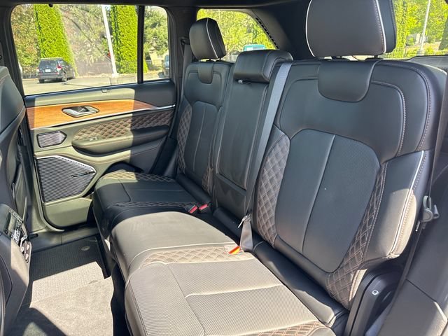 New 2026 Bright White Clear-Coat Exterior Paint Jeep Summit image 24