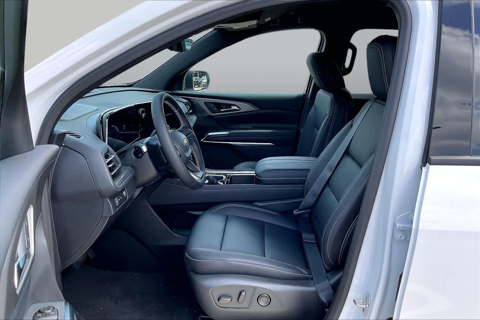 New 2027 Summit White Chevrolet LT image 10