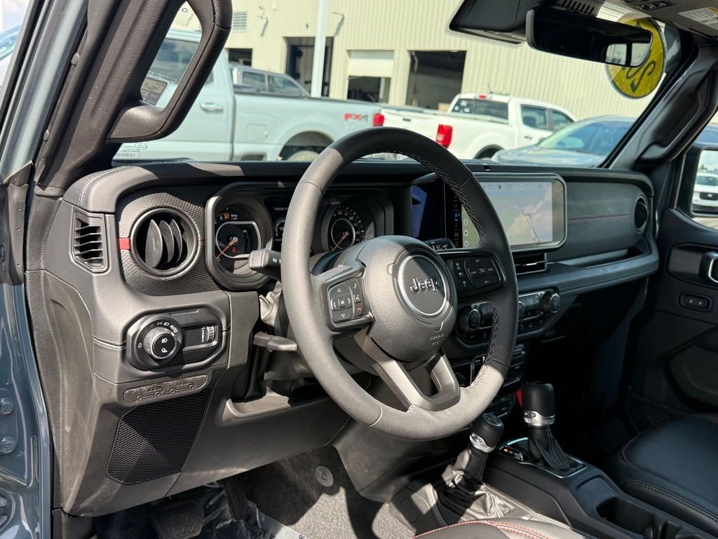 Used 2025 Gray Jeep Rubicon image 4
